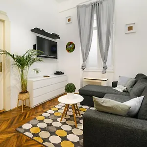 two-rooms-separate-apartment-with-extras-in-city-center.inbudapesthotels.com/